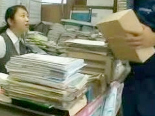 Demanding Nippon Secretary gets Pounded by XXX Delivery Man in Garage